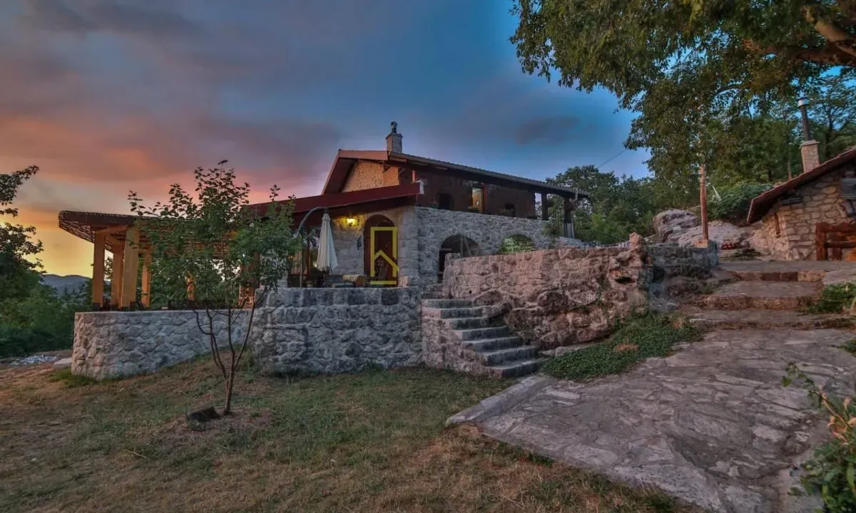 Prodaja, kuća, 178m², Rijeka Crnojevića, Cetinje