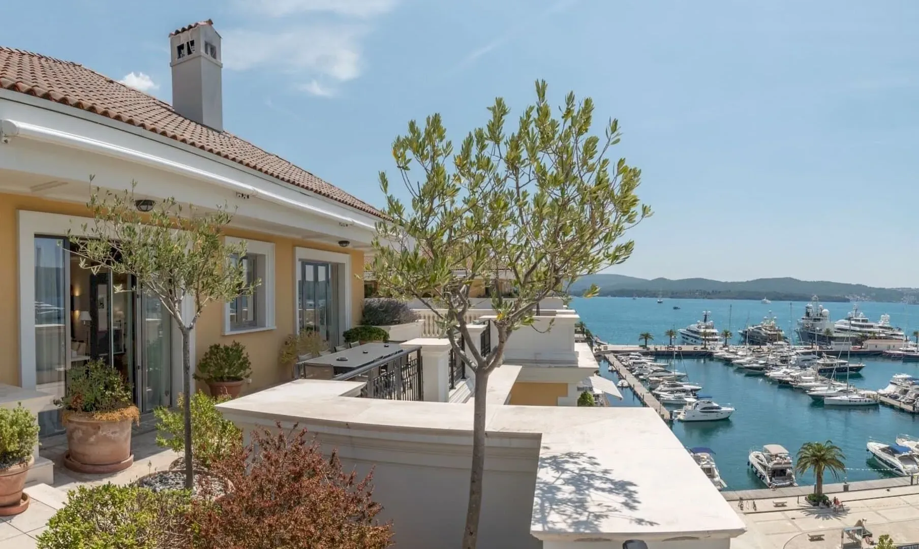 Sale, four bedroom apartment, 600m², Porto Montenegro, Tivat