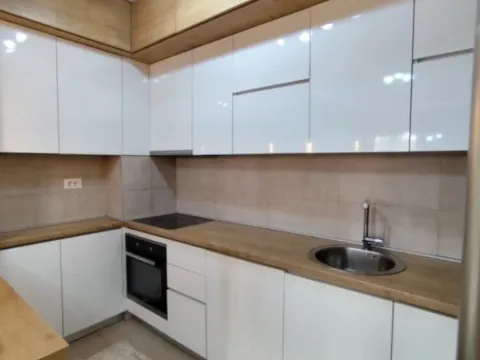 Izdavanje, dvosoban stan, 64m², City Kej, Podgorica