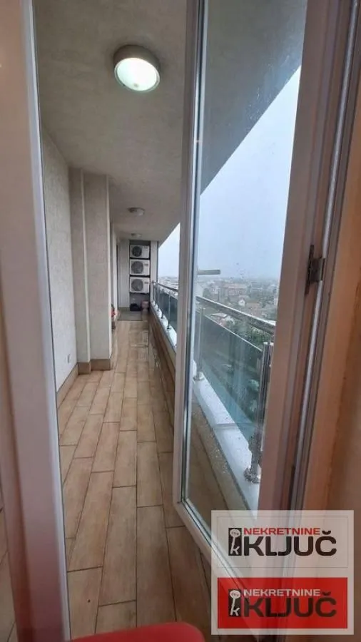 Prodaja, trosoban stan, 108m², Bulevar Evrope, Novi Sad Sve Podlokacije