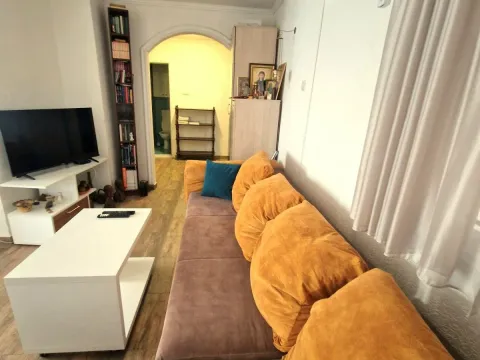 Izdavanje, jednosoban stan, 55m², Centar, Bar - image 2