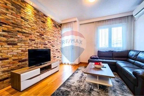 Izdavanje, jednosoban stan, 43m², City Kvart, Podgorica