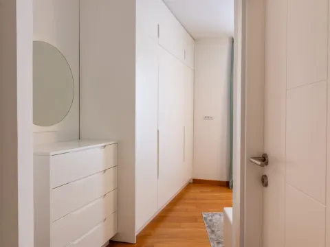 Izdavanje, dvosoban stan, 109m², Seljanovo, Tivat - image 10