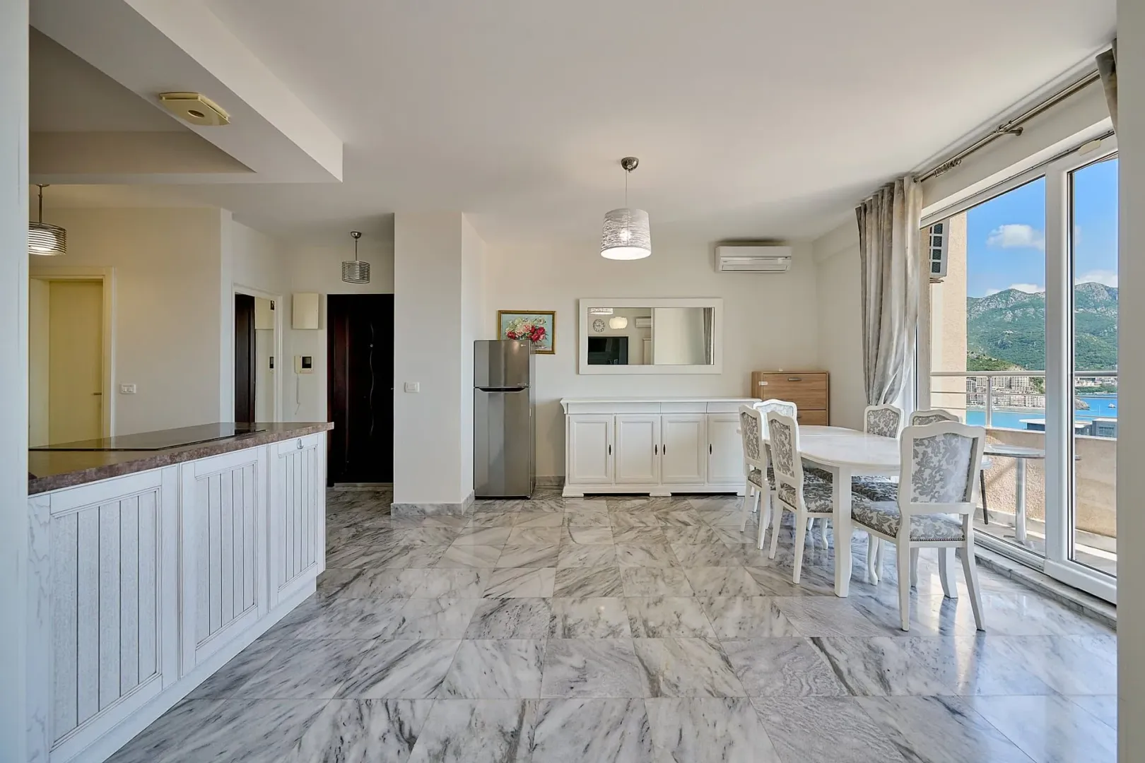Sale, four bedroom apartment, 113m², Bečići, Budva