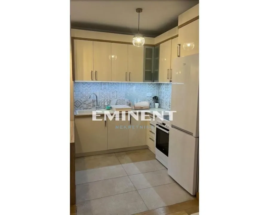 Izdavanje, stan, 41m², Južni Bulevar, Vračar Sve Podlokacije