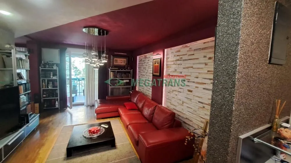 Prodaja, četvorosoban stan, 111m², Grbavica, Novi Sad Sve Podlokacije
