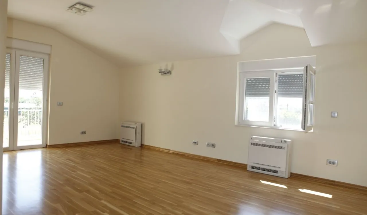 Rent, house, 250m², Donji Kokoti, Podgorica