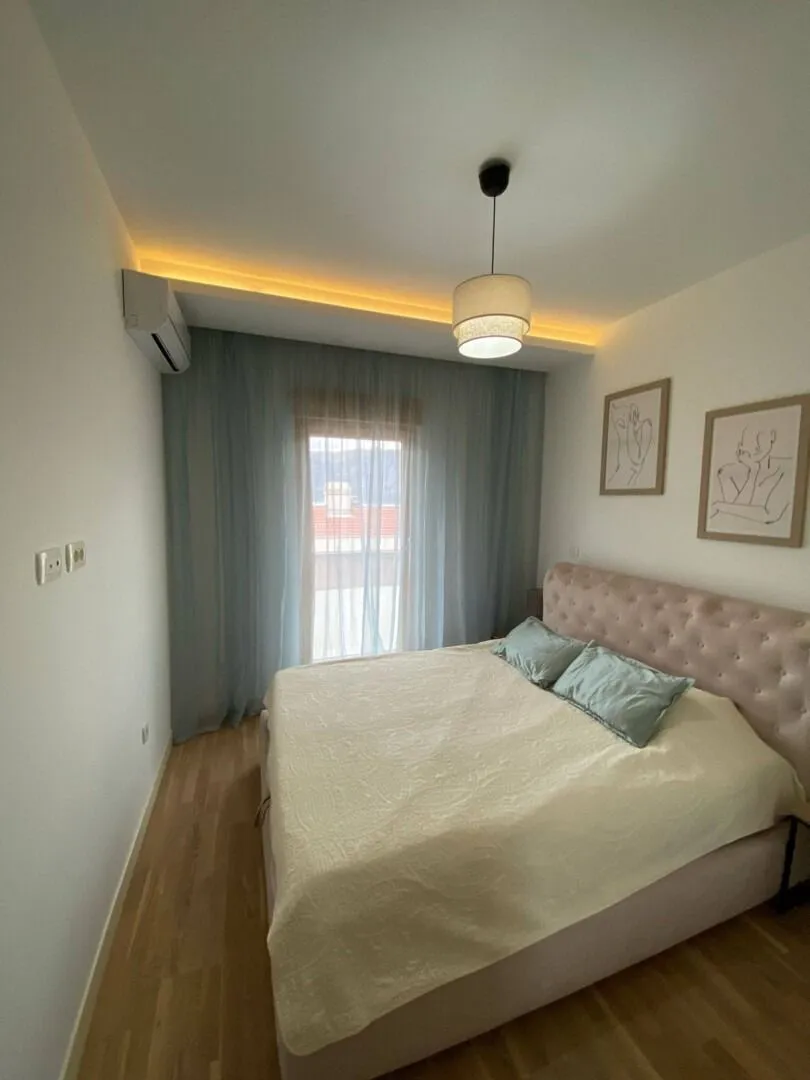 Prodaja, dvosoban stan, 62m², Dobrota, Kotor