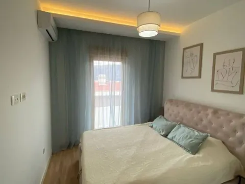 Prodaja, dvosoban stan, 62m², Dobrota, Kotor - image 9