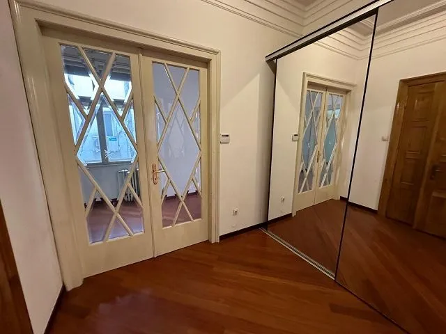 Rent, office space, 305m², Vračar, Šid