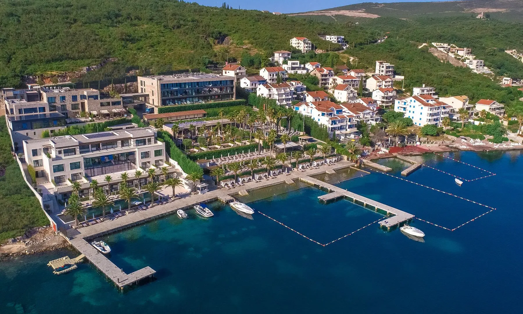 Prodaja, dvosoban stan, 195m², Kotor, Crna Gora
