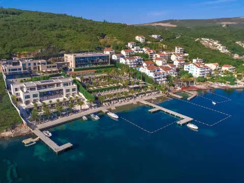 Sale, two bedroom apartment, 195m², Tivat, Crna Gora - image 17