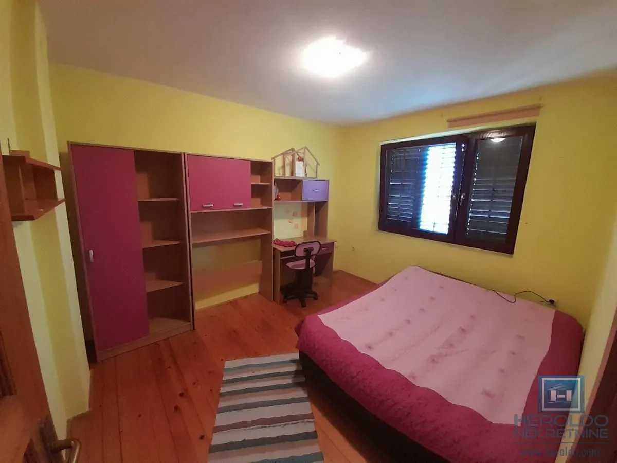 Sale, house, 265m², Ćuprija, Srbija