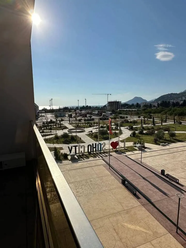 Izdavanje, jednosoban stan, 65m², Soho City, Bar