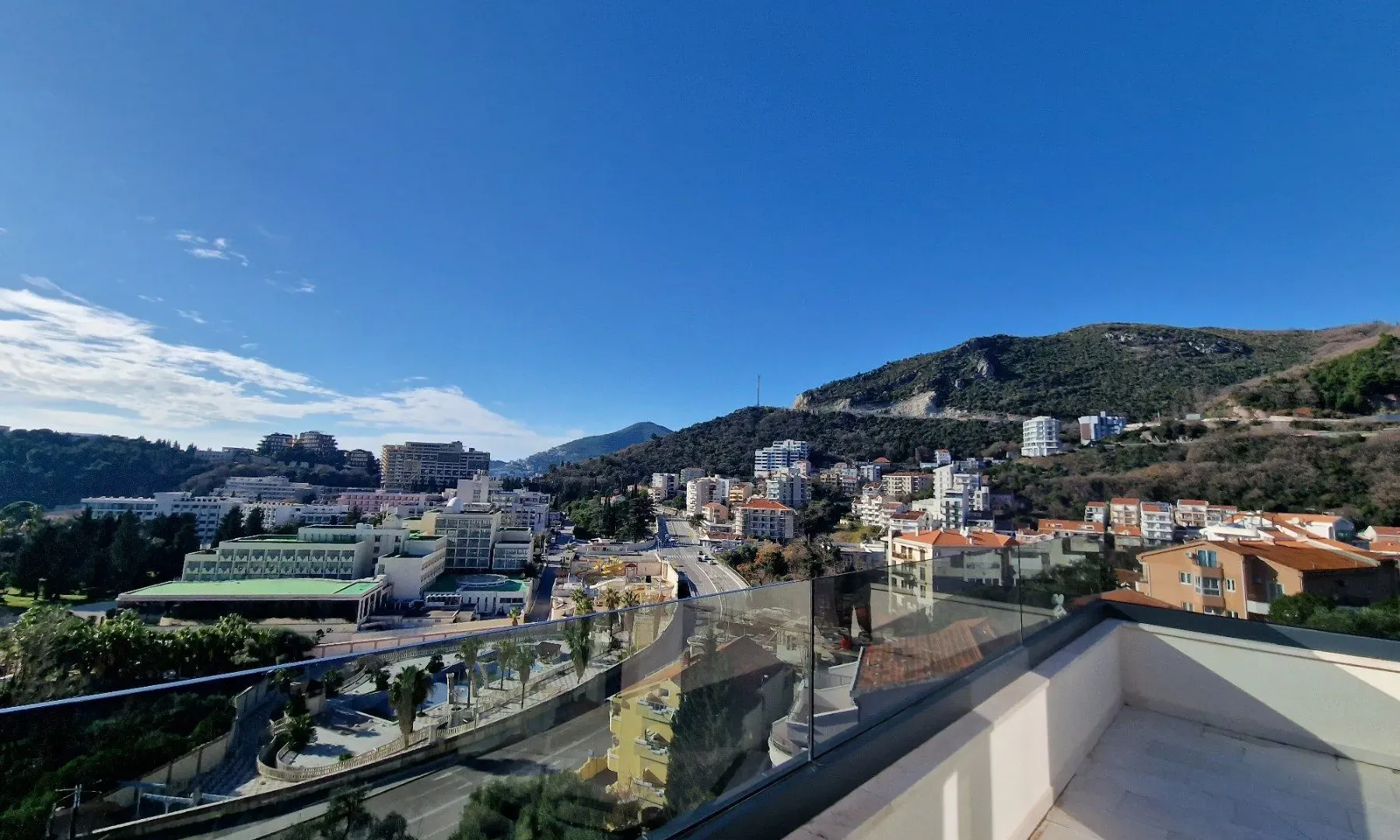 Sale, two bedroom apartment, 135m², Bečići, Budva