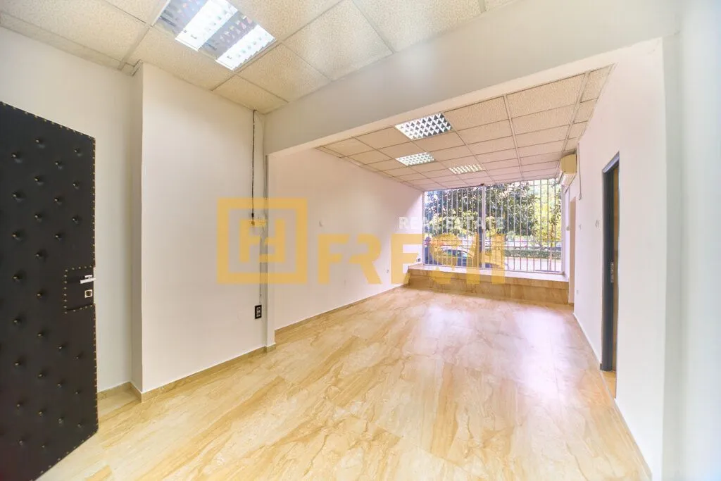 Izdavanje, poslovni prostor, 48m², Gintaš, Podgorica