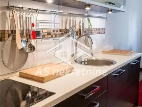 Izdavanje, četvorosoban stan, 87m², Stari Grad, Beograd - image 5