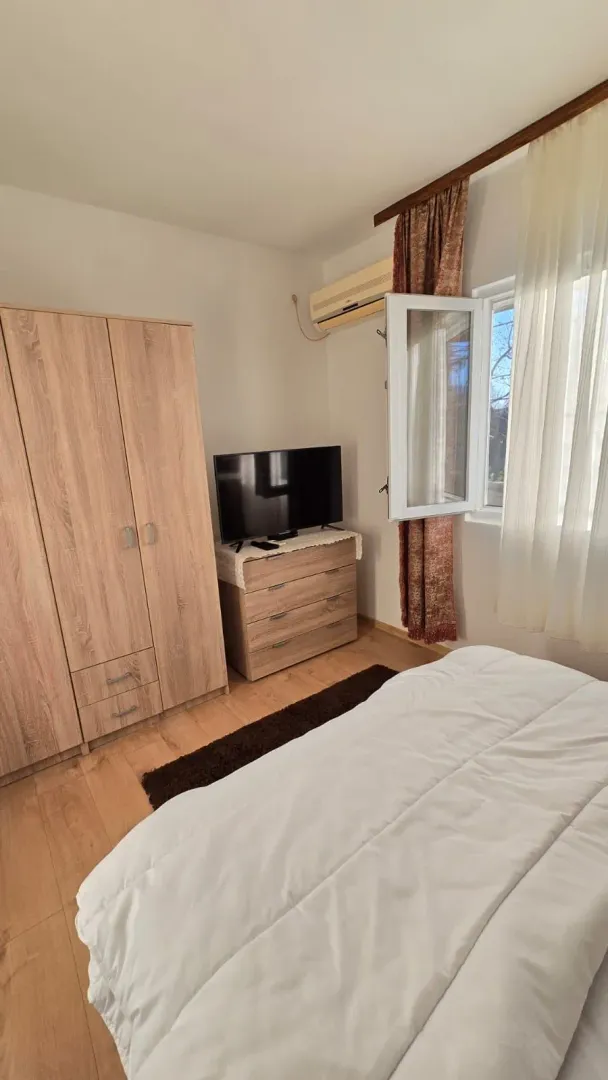 Izdavanje, jednosoban stan, 45m², Mažina, Tivat