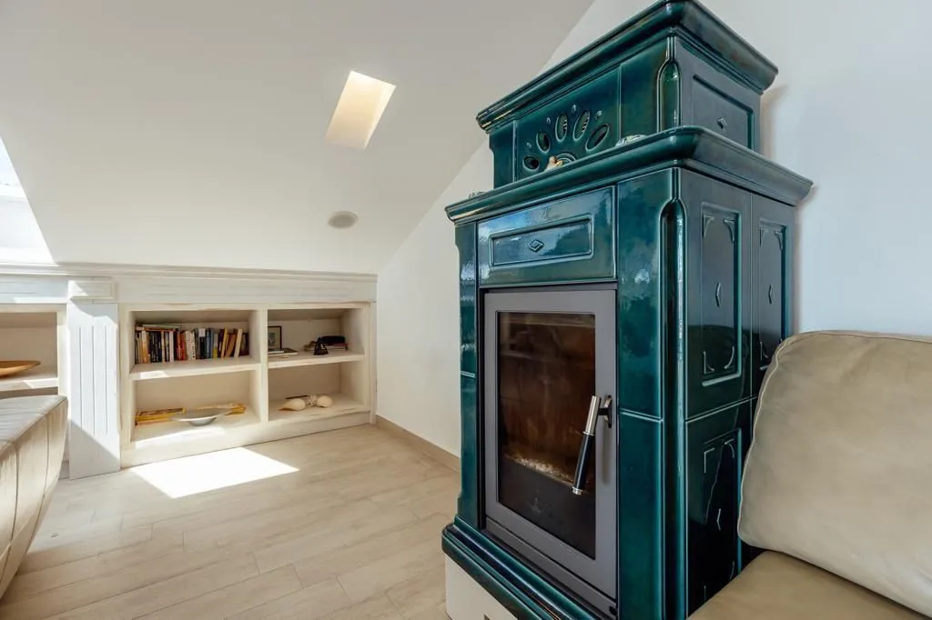 Izdavanje, trosoban stan, 200m², Herceg Novi, Crna Gora
