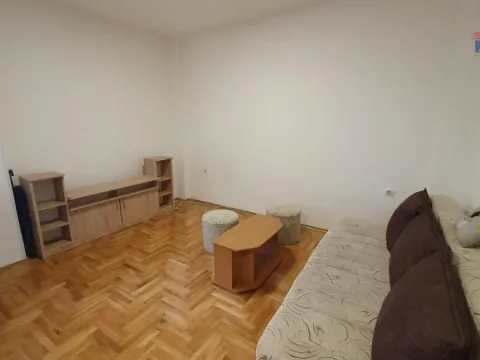 Izdavanje, jednosoban stan, 35m², Grbavica, Novi Sad Sve Podlokacije - image 2