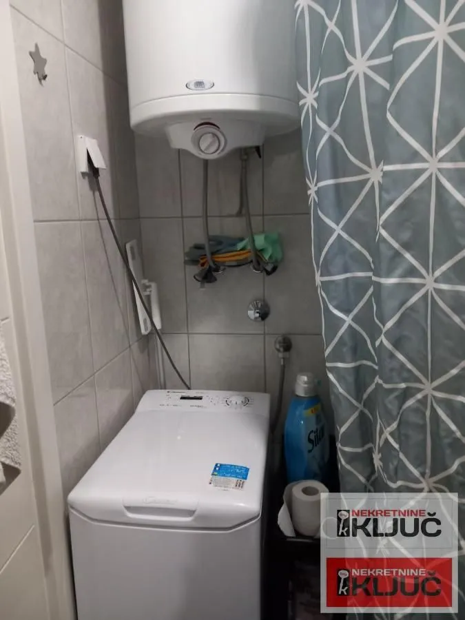 Izdavanje, garsonjera, 28m², Bulevar Oslobodjenja, Novi Sad Sve Podlokacije