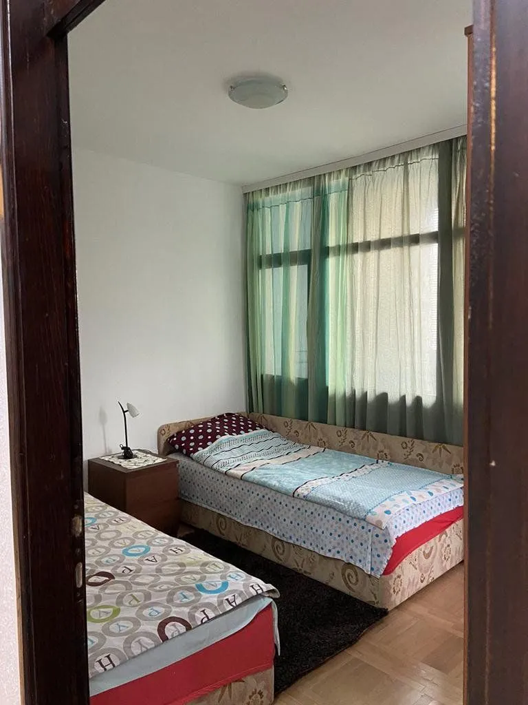 Izdavanje, dvosoban stan, 80m², Stari Aerodrom, Podgorica