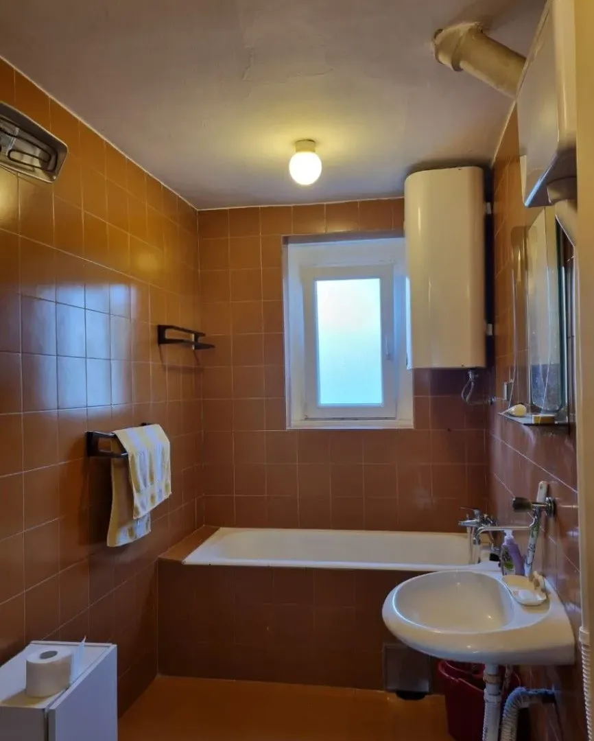 Izdavanje, trosoban stan, 73m², Palilula Sve Podlokacije, Beograd
