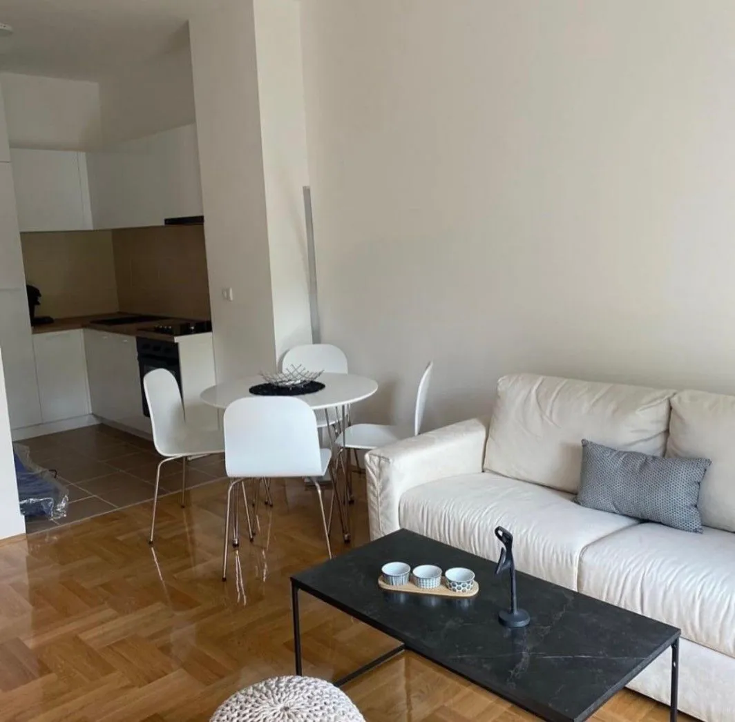 Izdavanje, jednosoban stan, 46m², Kava, Tivat