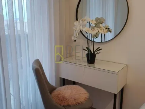 Prodaja, jednosoban stan, 50m², Stari Aerodrom, Podgorica - image 11