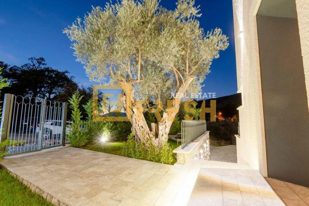 Sale, house, 240m², Budva, Crna Gora