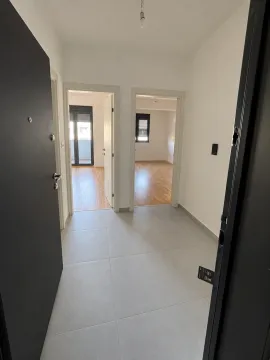 Izdavanje, jednosoban stan, 43m², Stari Aerodrom, Podgorica - image 2