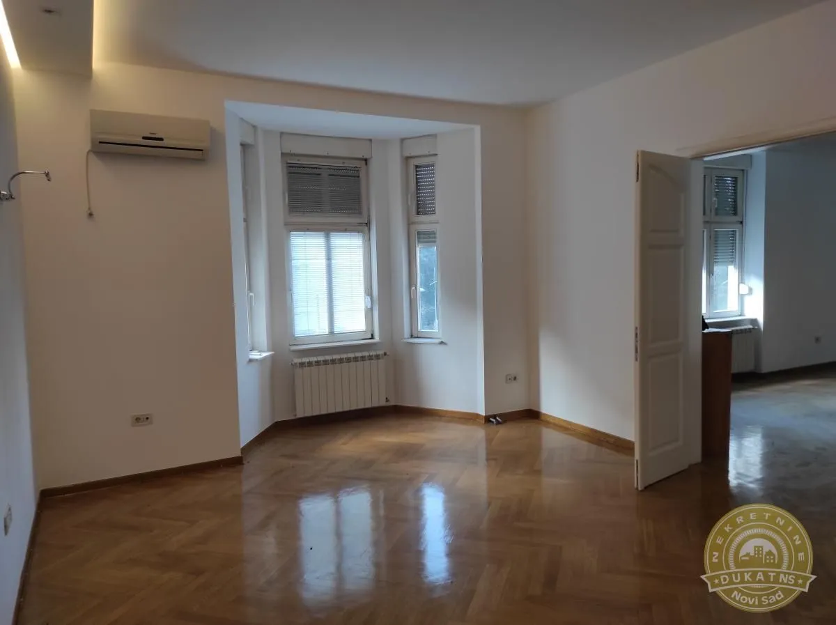 Prodaja, četvorosoban stan, 213m², Centar, Novi Sad