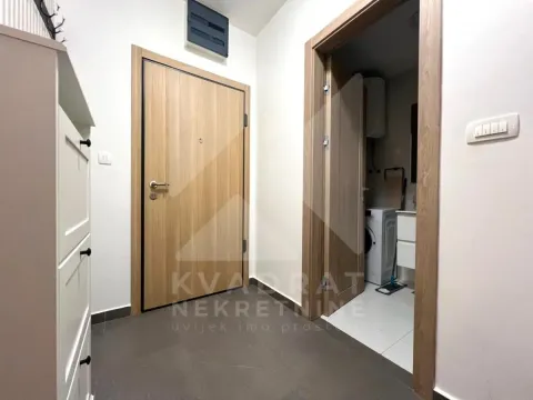 Izdavanje, jednosoban stan, 50m², Master Kvart, Podgorica - image 8