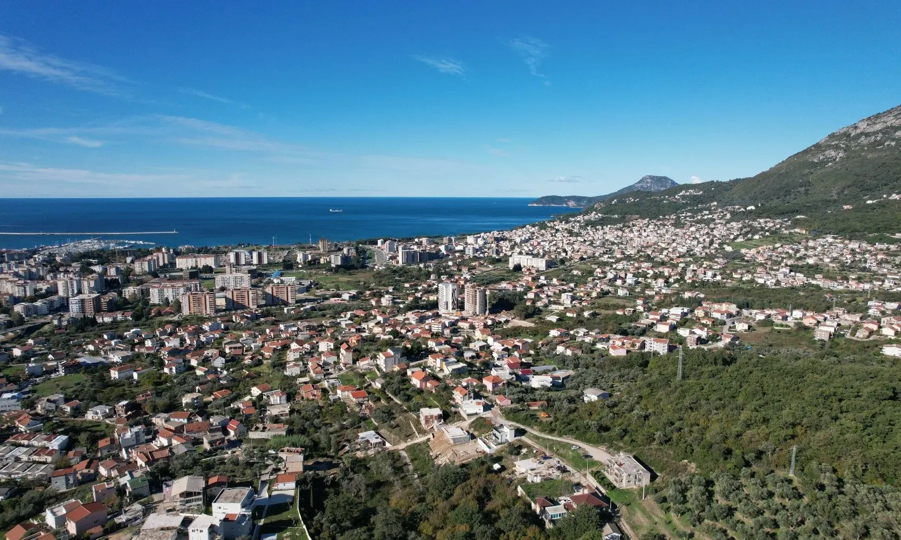 Prodaja, plac, 2400m², Bar, Crna Gora