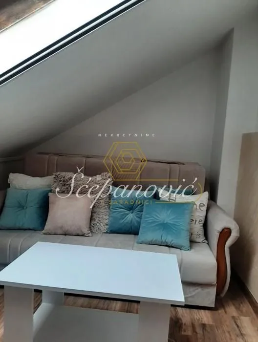 Prodaja, trosoban stan, 57m², Detelinara, Novi Sad Sve Podlokacije