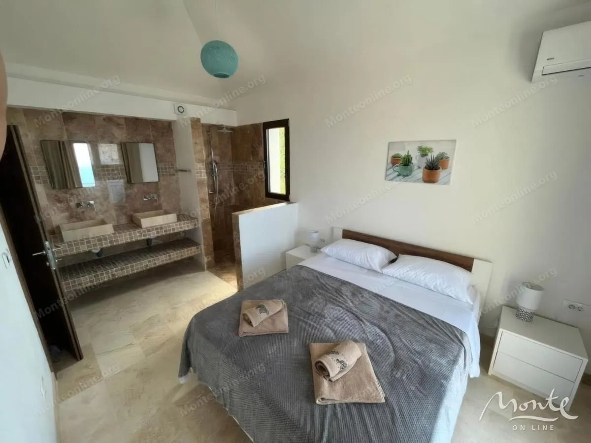 Prodaja, kuća, 203m², Reževići, Budva