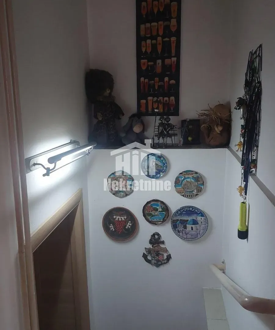 Sale, house, 250m², Voždovac Sve Podlokacije, Beograd