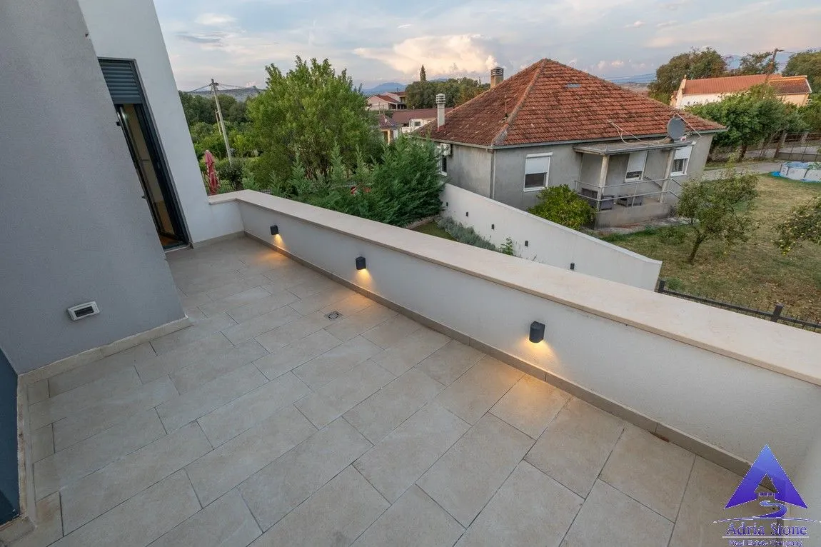Rent, house, 180m², Podgorica, Crna Gora
