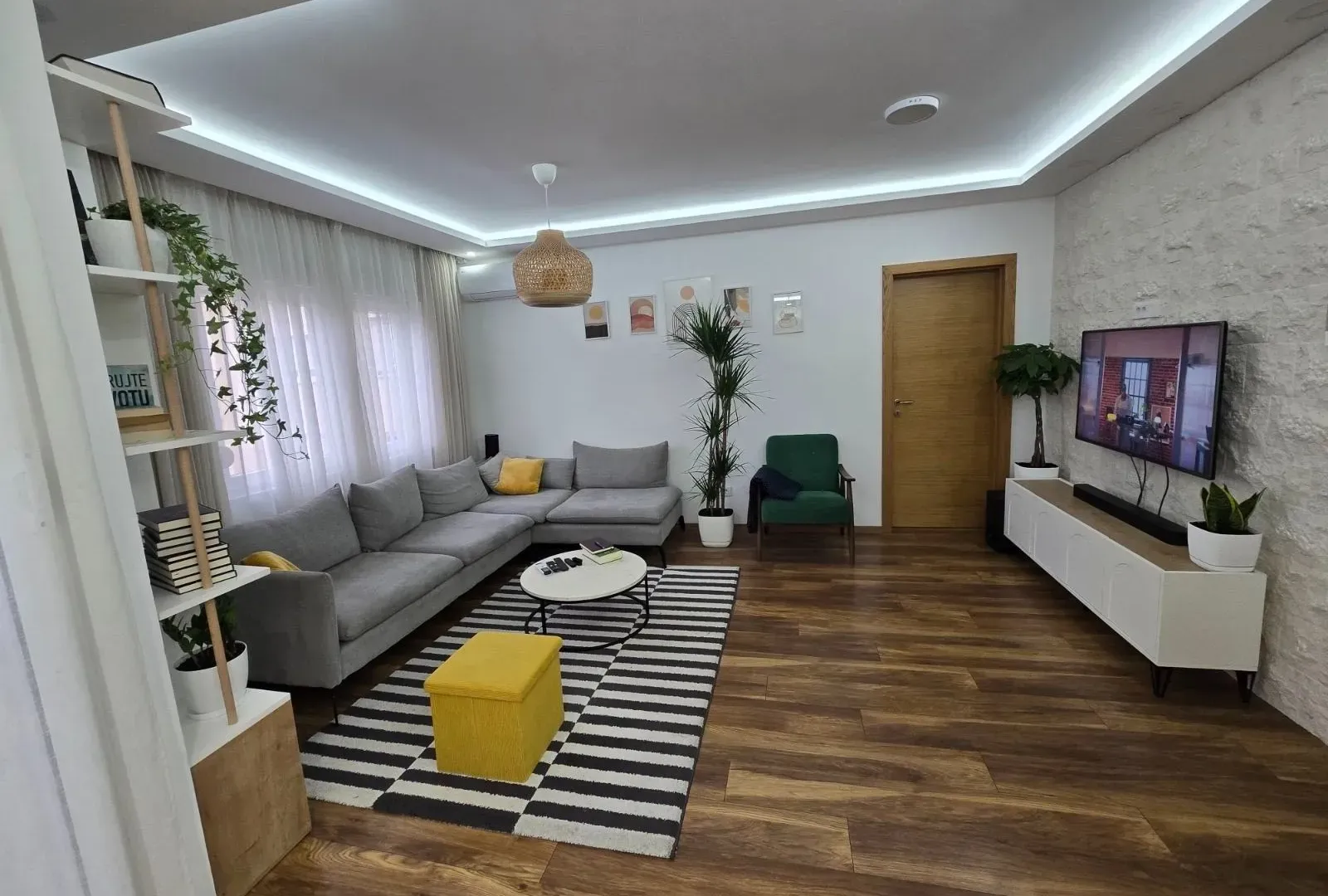 Prodaja, trosoban stan, 89m², Centar, Podgorica