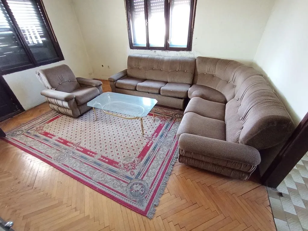 Sale, house, 300m², Tološi, Podgorica