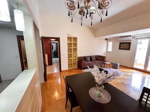 Prodaja, dvosoban stan, 92m², City Kvart, Podgorica - image 2