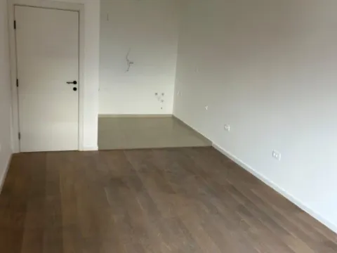 Prodaja, jednosoban stan, 44m², Stari Aerodrom, Podgorica - image 1