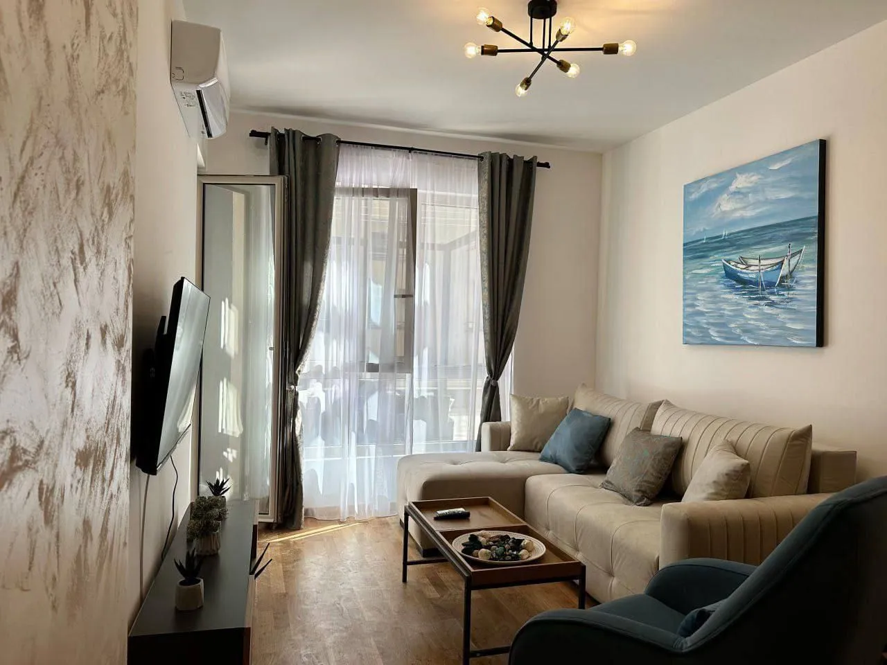 Rent, one bedroom apartment, 45m², Bečići, Budva