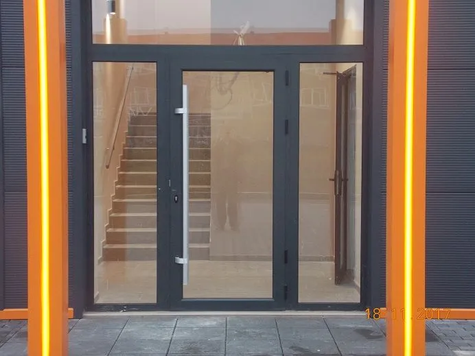 Izdavanje, poslovni prostor, 1500m², Šimanovci, Pećinci