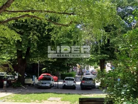 Izdavanje, trosoban stan, 84m², Stari Grad, Beograd