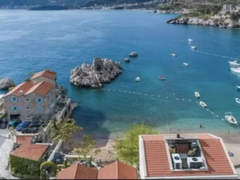 Prodaja, dvosoban stan, 117m², Pržno, Budva - image 1