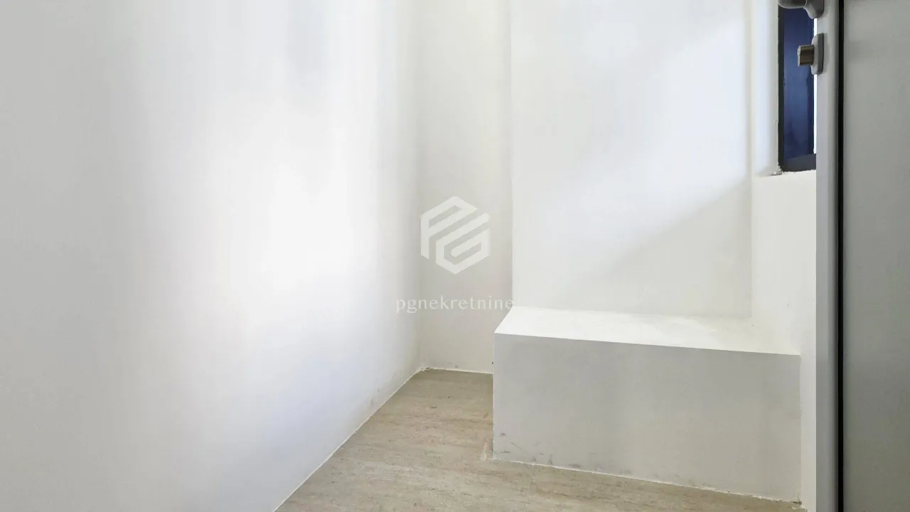 Sale, office space, 3m², Central Point, Podgorica