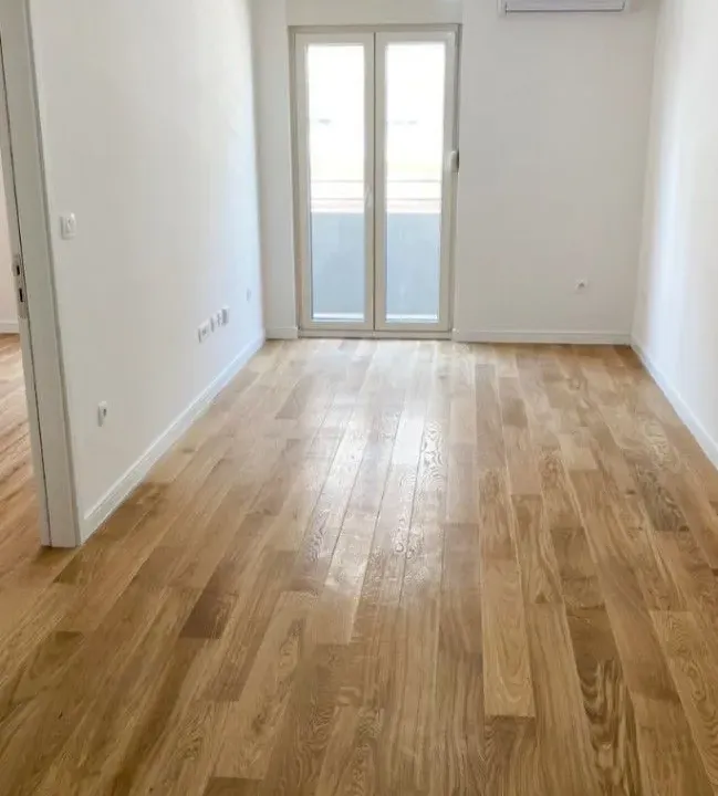 Izdavanje, jednosoban stan, 40m², Central Point, Podgorica