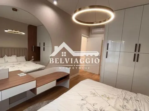 Izdavanje, trosoban stan, 76m², Grad, Kotor - image 6