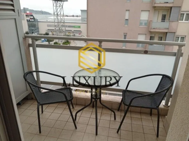 Izdavanje, jednosoban stan, 42m², City Kvart, Podgorica